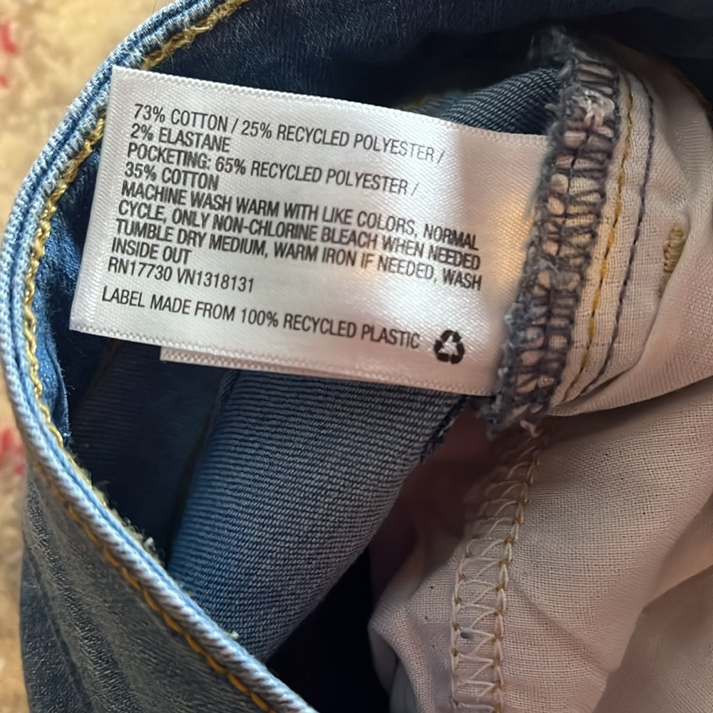 Universal Thread Mid Rise Skinny Jeans 🍁 - Picture 6 of 8